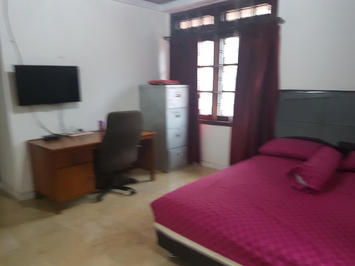 Mayestik Guest House Syariah Jakarta Eksteriør bilde